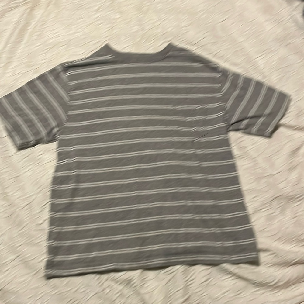 Boys size large 10/12 faded glory tshirt with front pocket